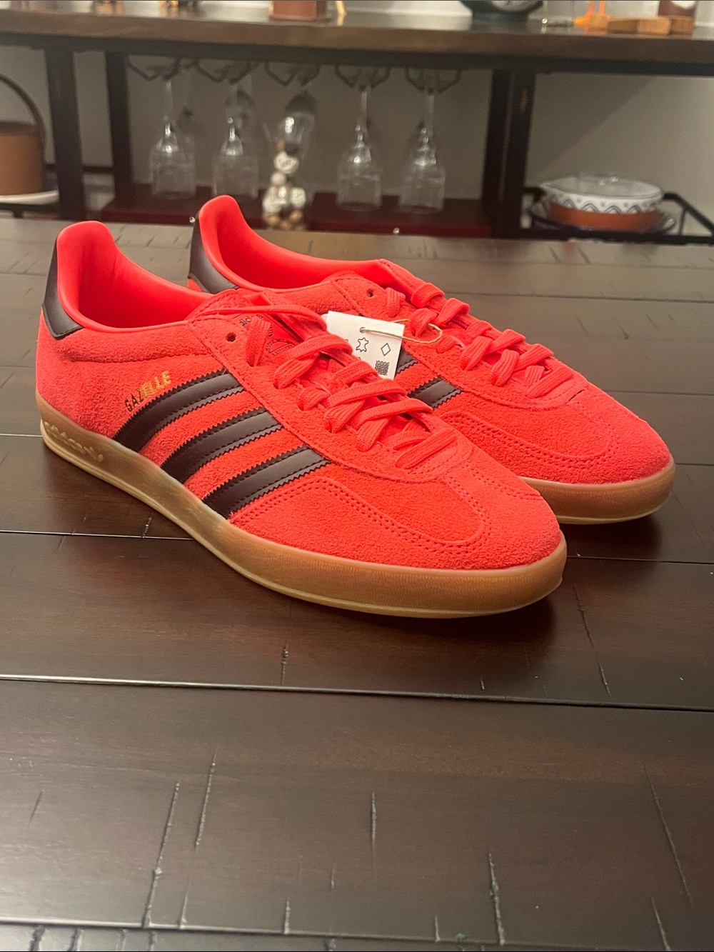 Adidas Gazelle Shoes Sneakers new Lucid Red JR6304 Men’s Size 10
